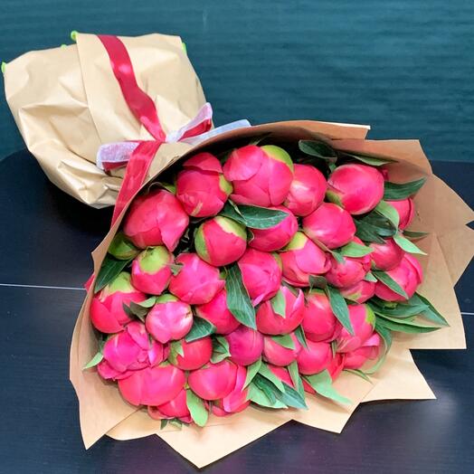 Пионы коралловые 39 в крафте