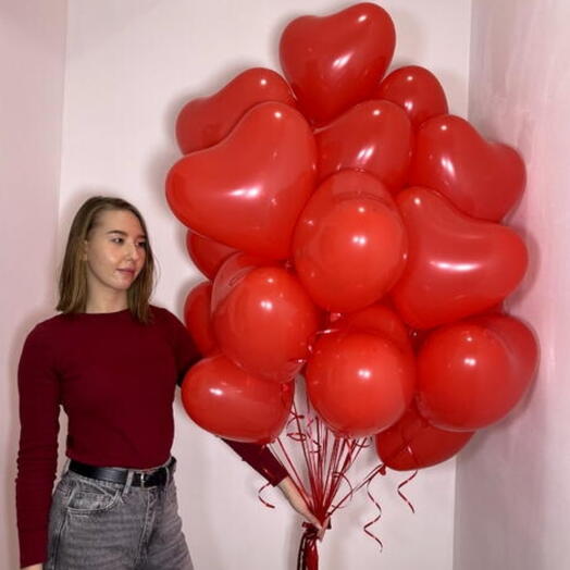 Облако из 25 воздушных шаров-сердечек
