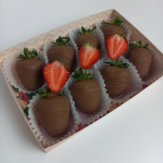 Клубника в молочном шоколаде