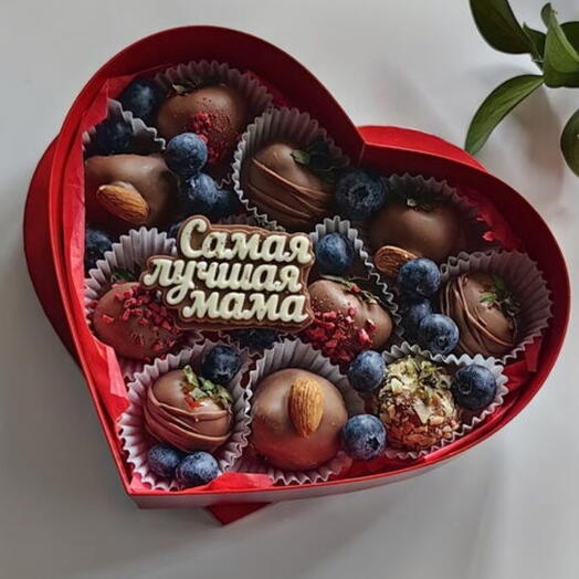 Набор с клубникой "Самой лучшей маме"