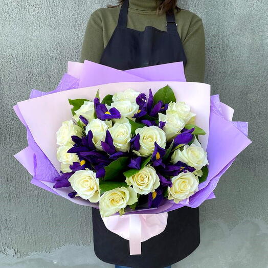 Bouquet of Irises with roses