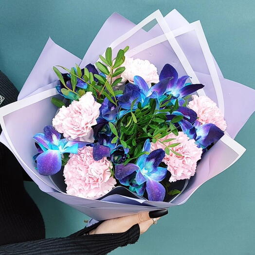 Синяя Орхидея Дендробиум в сочетании с Розовым Диантусом-11