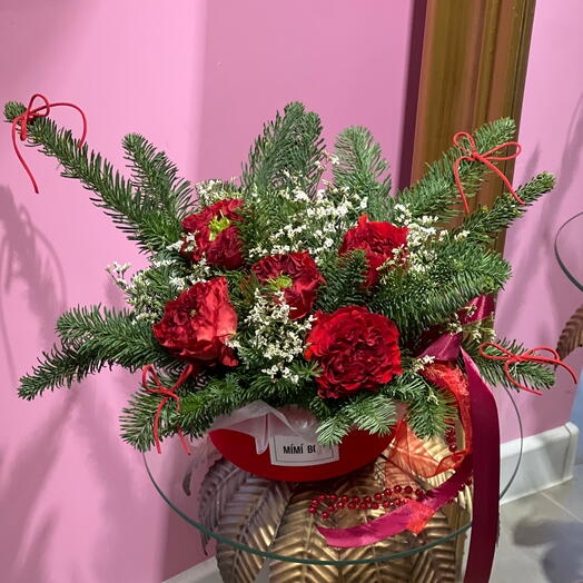 Бокс с розами и нобилисом