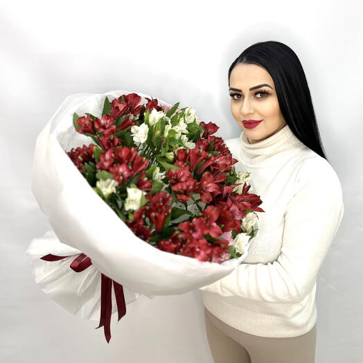 Каролина ,букет с альстромерией