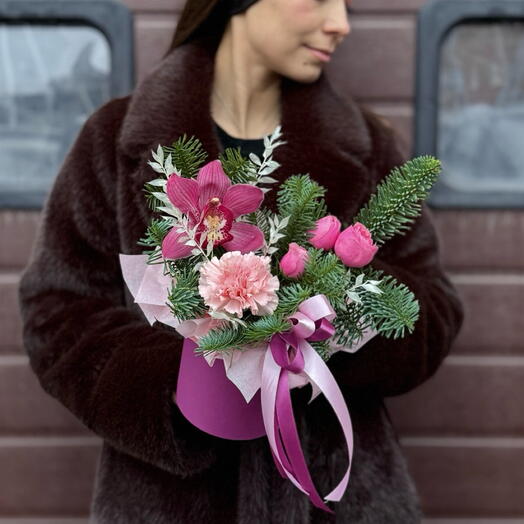 Новогодняя композиция| цимбидиум и пион куст роз