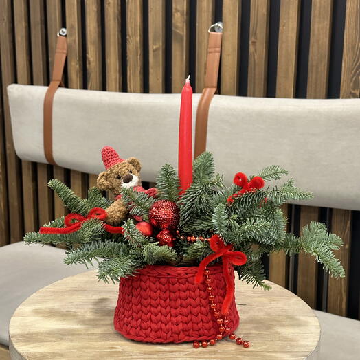 Новогодняя композиция с мишкой и свечой