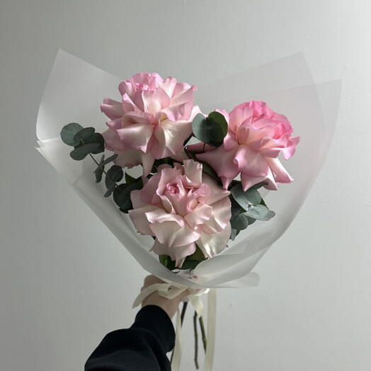 Комплиментарные розы с эвкалиптом 💗