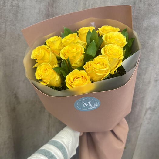 Желтые розы в стильном оформление 💛💐