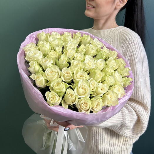 Монобукет с белыз роз