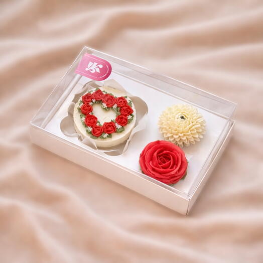 Бенто чизкейк и 2 капкейка "Сердце розы"