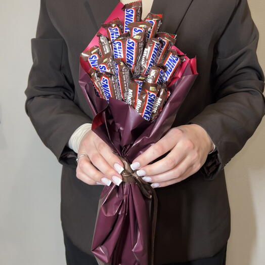 Букет Snickers любимой девушке / жене / маме