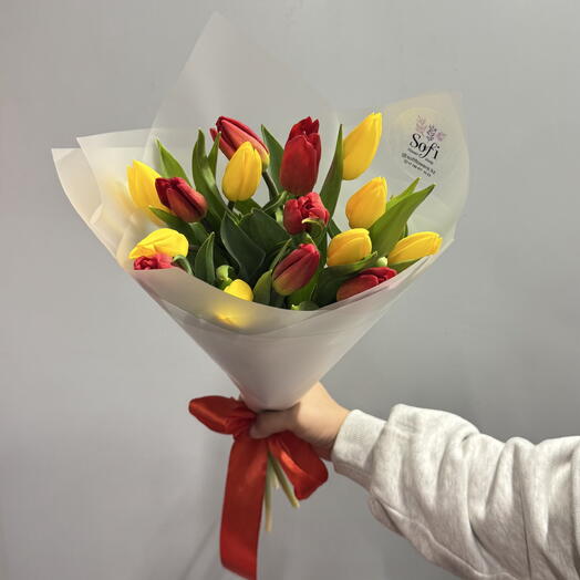Букет из 15 тюльпанов