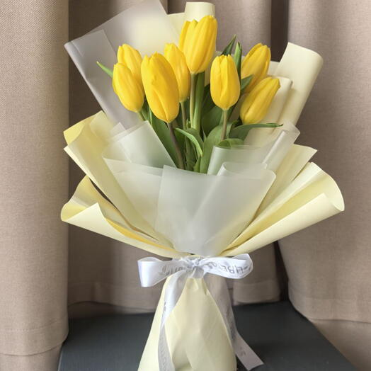 Букет из тюльпанов "Желтая весна"