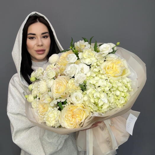 Моно букет с голландской гортензией