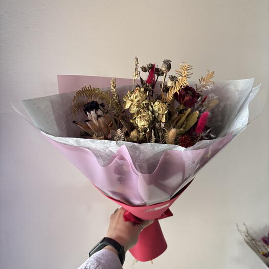 Букет из сухоцветов с протеей