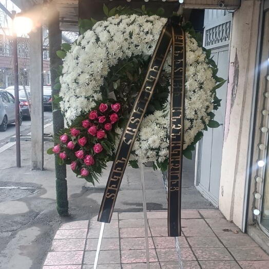 Венок траурный 04