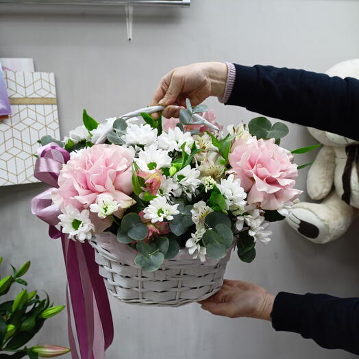 Корзина с цветами