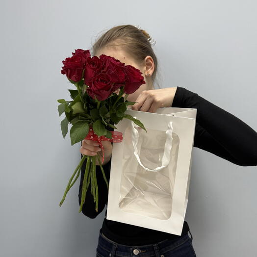 Акция ⚡️9 красных роз в подарочной упаковке 🌹