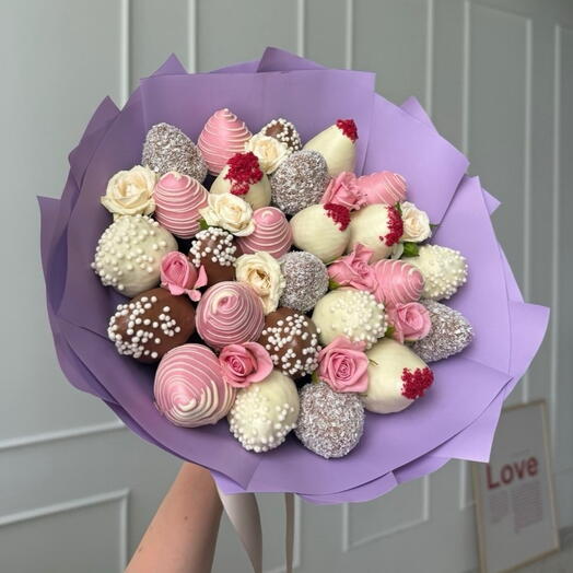 Lavender Rose   Chocolate Strawberry Luxury Bouquet