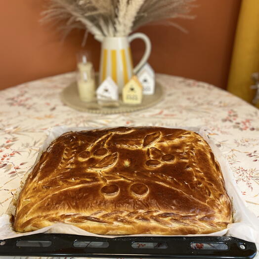 Пирог с вишней и яблоками «Вишневая история»
