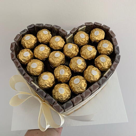 Подарочный набор «Шоколадное сердце» с Ferrero Rocher