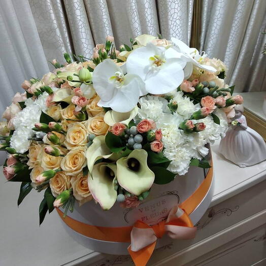 Каллы с гвоздиками в миксе - 151 шт