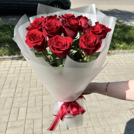 Букет из 11 бордовых роз