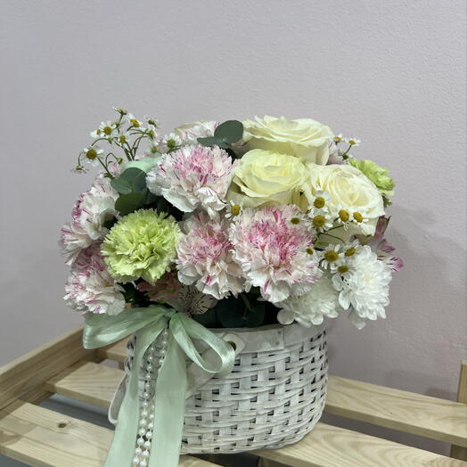 Композиция «Корзина с розами»