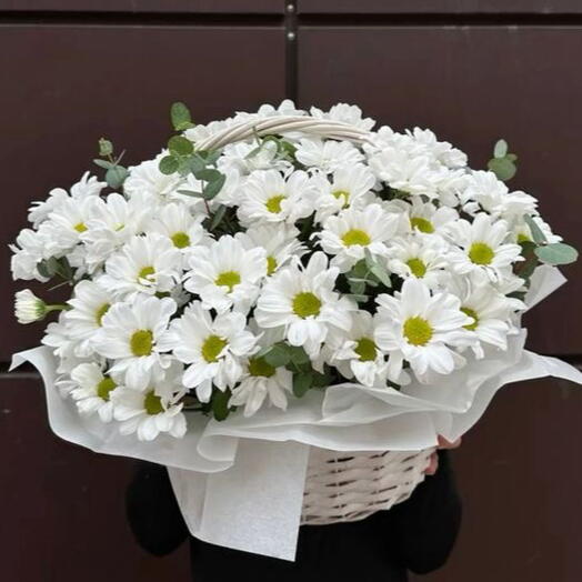 Корзинка с ромашками