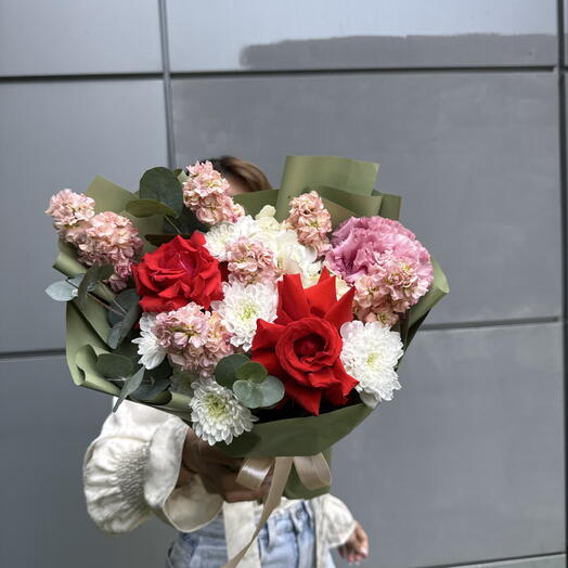 Композиция « Знак внимания🌸» из ароматных цветов 💞