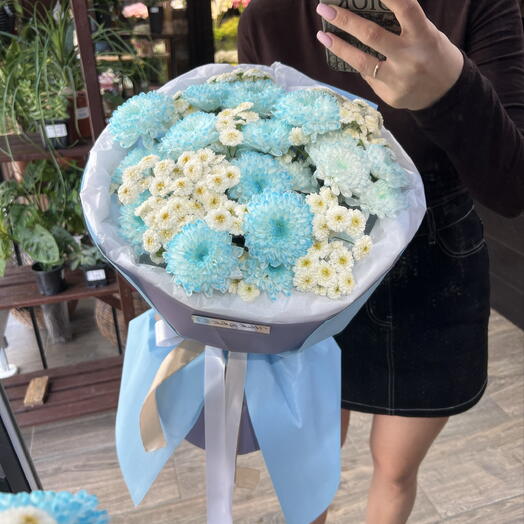 Космический букет с трендовыми ромашками и пышной хризантемой🩵