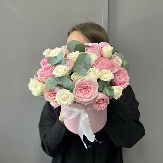 Композиция микс Кустовых роз с эвкалиптом 🌸
