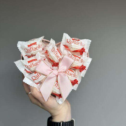 Сладкая коробка с Raffaello (xs)