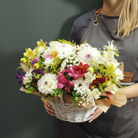 Корзина с цветами💐