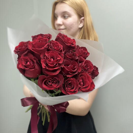Букет из 15 роз в матовой упаковке