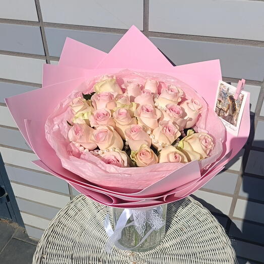 Моя жемчужина 🦪 Букет из нежно розовых роз с жемчужиной лентой 🎀 Для неё 😍 Розовая роза Розовые розы