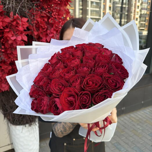 Букет с красной розой 🌹️‍🔥 Кения