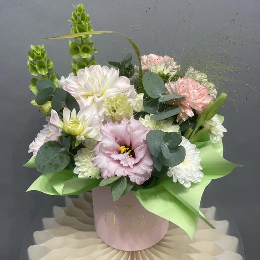 Композиция Зефирный Сад 🌸 Георгин, Молюцелла, Хризантема, Диантус
