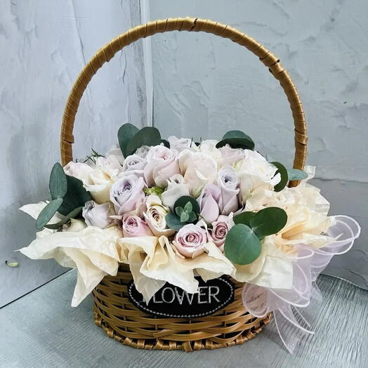 Чайные кустовые розы в корзине 💖💝💝