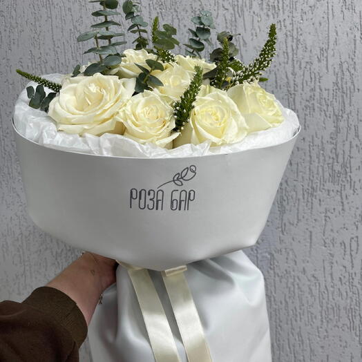 Букет из белых роз