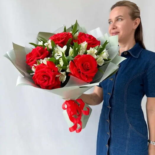 Французская Роза и альстромерия