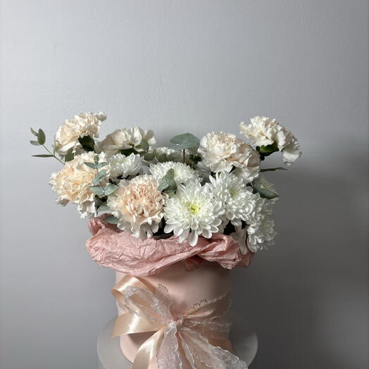 Коробочка с гвоздиками и хризантемой🌸