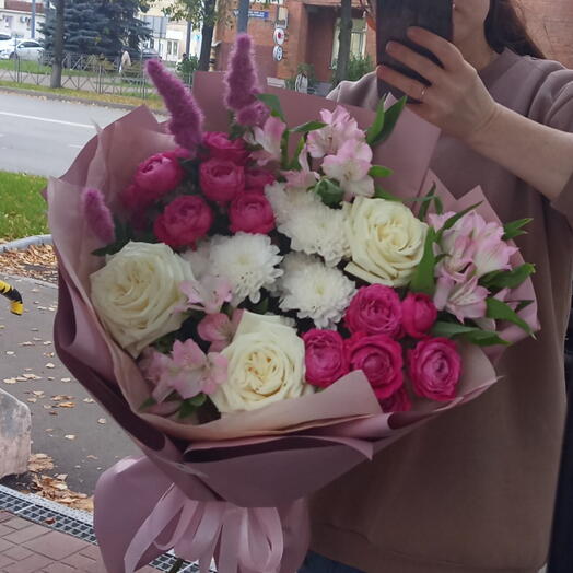 Розовый букет