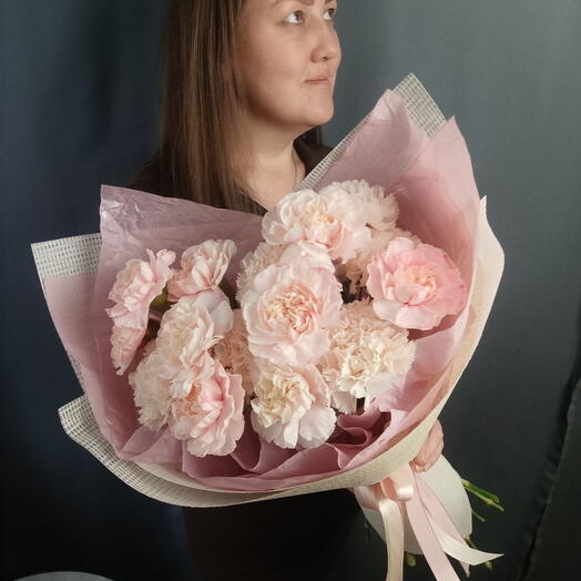 "Пудровые кружева" нежный букет с диантусами необычного окраса