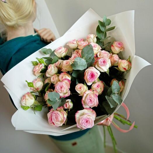 Dutch bush roses with eucalyptus
