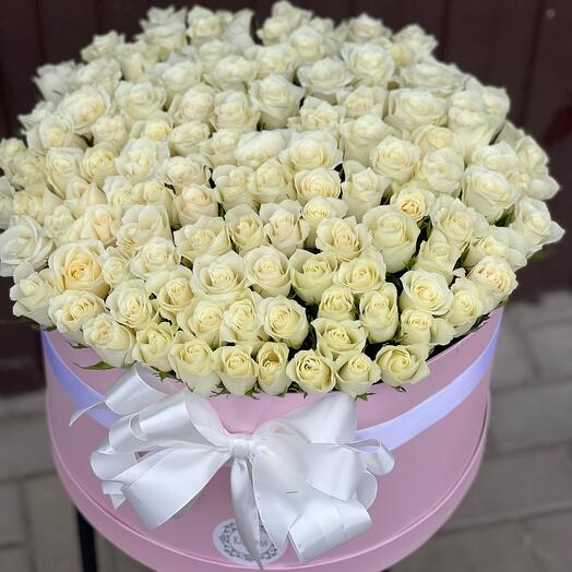 115 роз в коробочке