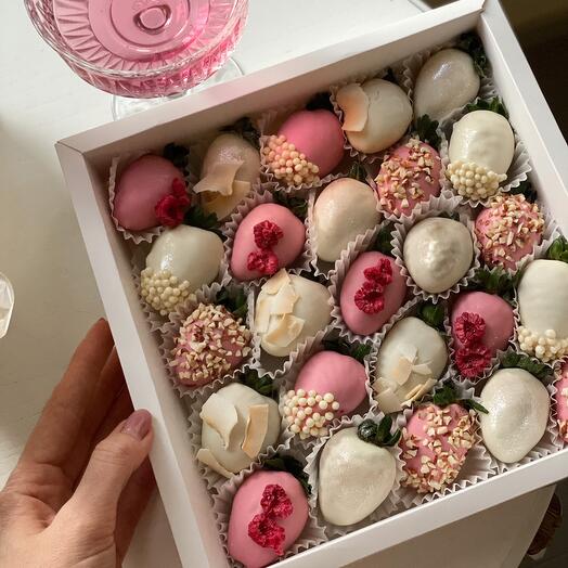 Клубники в шоколаде «rose»