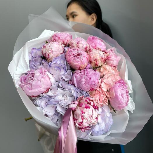 Ramo de lujo para la Reina ! De peonías de alta gama de Sarah Bernard y hortensias de lujo 💕