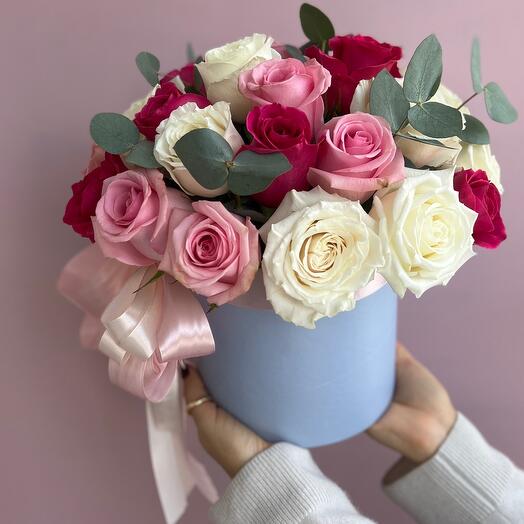 Шляпная коробка с розами