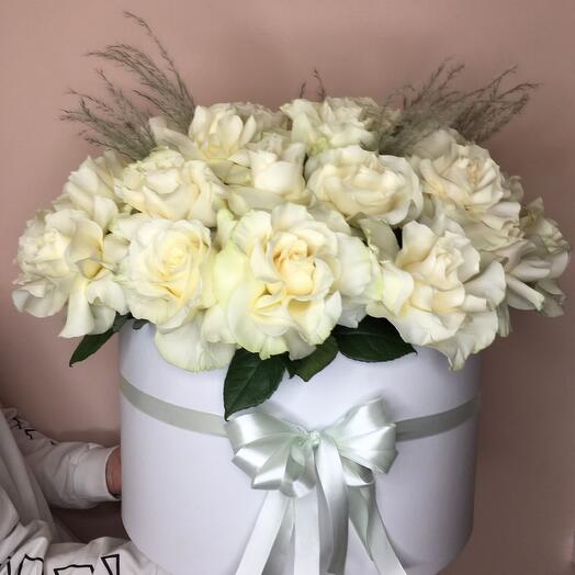 Французские розы в коробке
